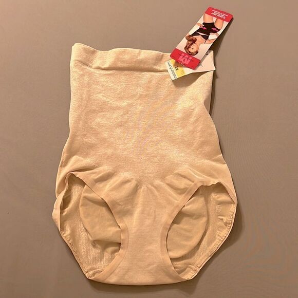 NWT Maidenform High Waist Firm Control Brief Shapewear - Size Medium - Picture 1 of 10